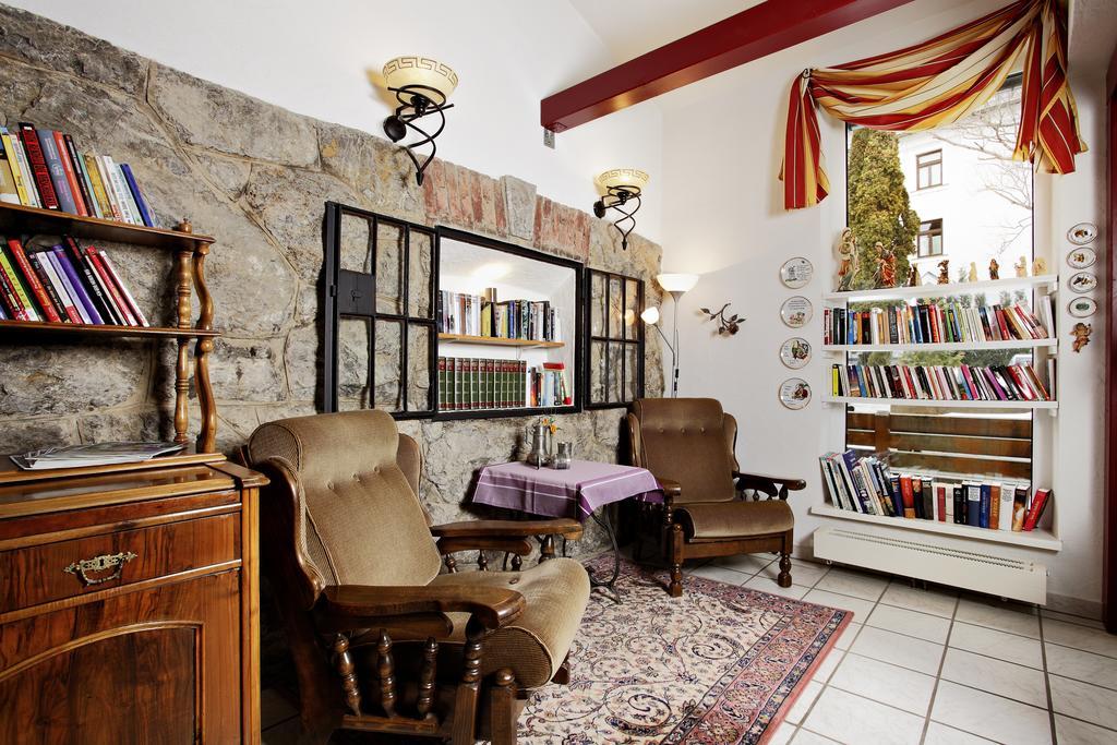Familie Zuser Hotel Garni Миттербах Экстерьер фото