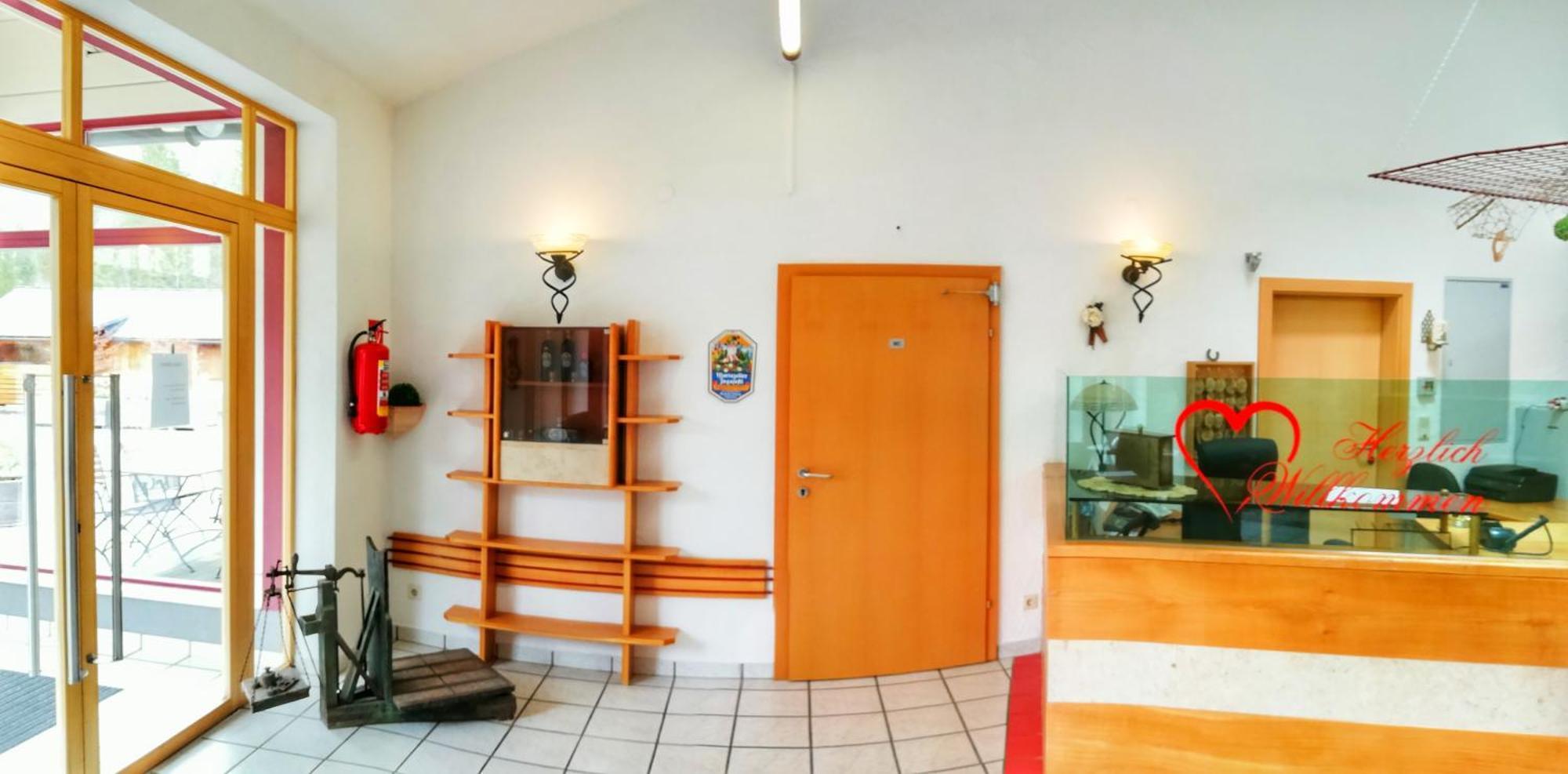 Familie Zuser Hotel Garni Миттербах Экстерьер фото