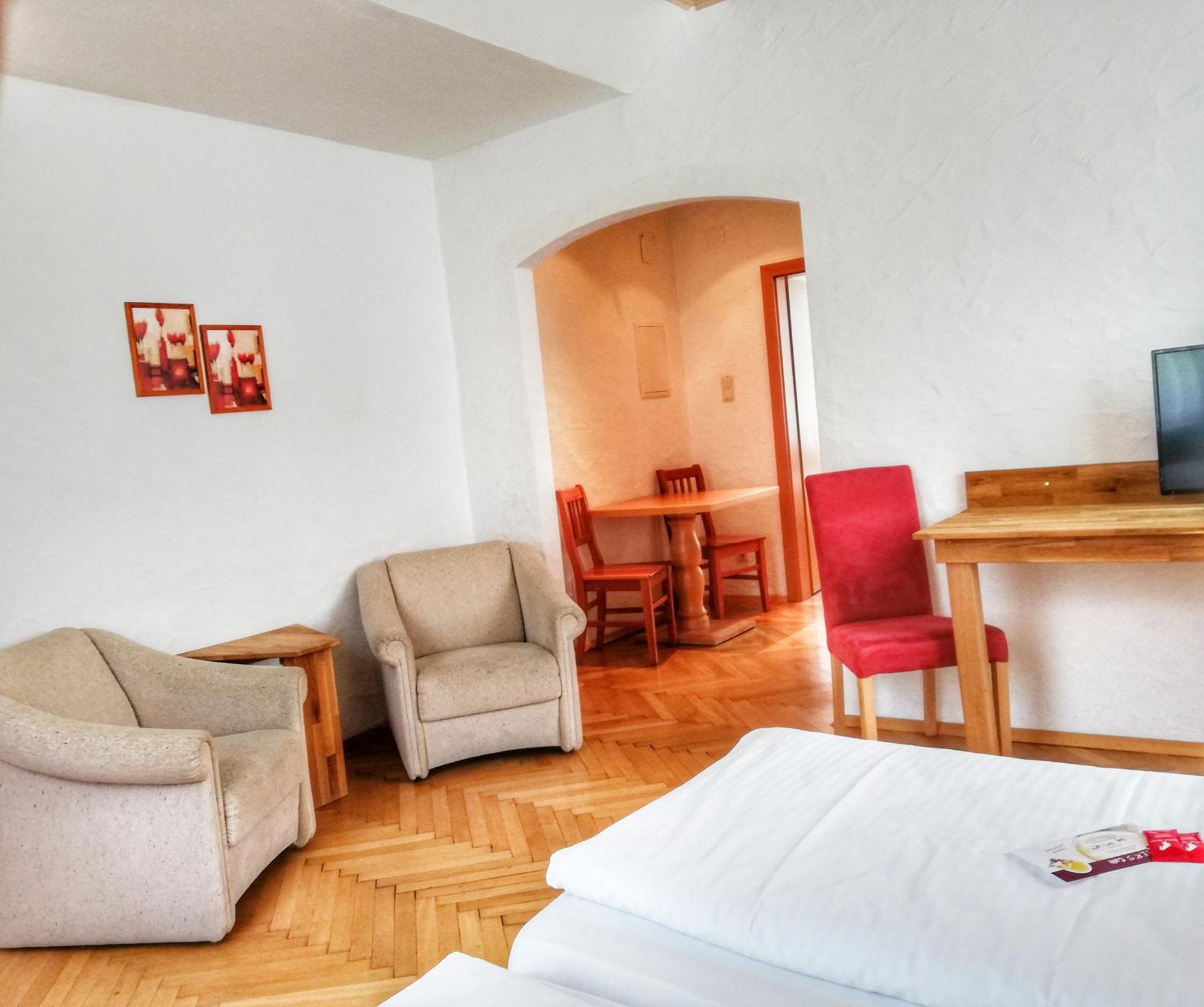 Familie Zuser Hotel Garni Миттербах Экстерьер фото