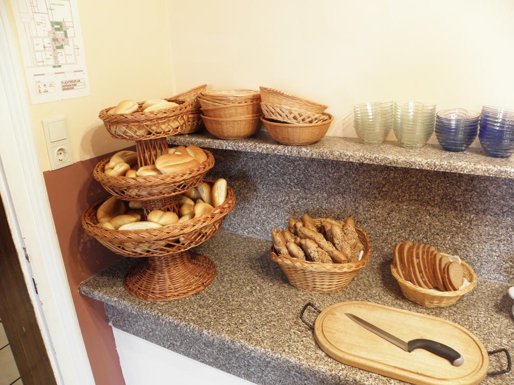 Familie Zuser Hotel Garni Миттербах Экстерьер фото