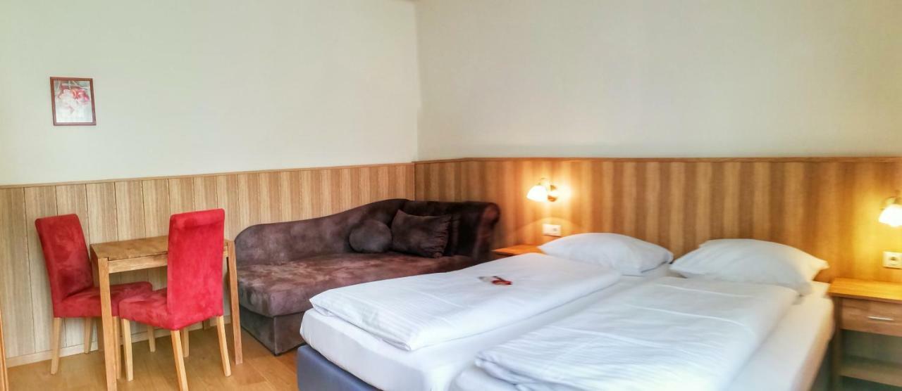 Familie Zuser Hotel Garni Миттербах Экстерьер фото