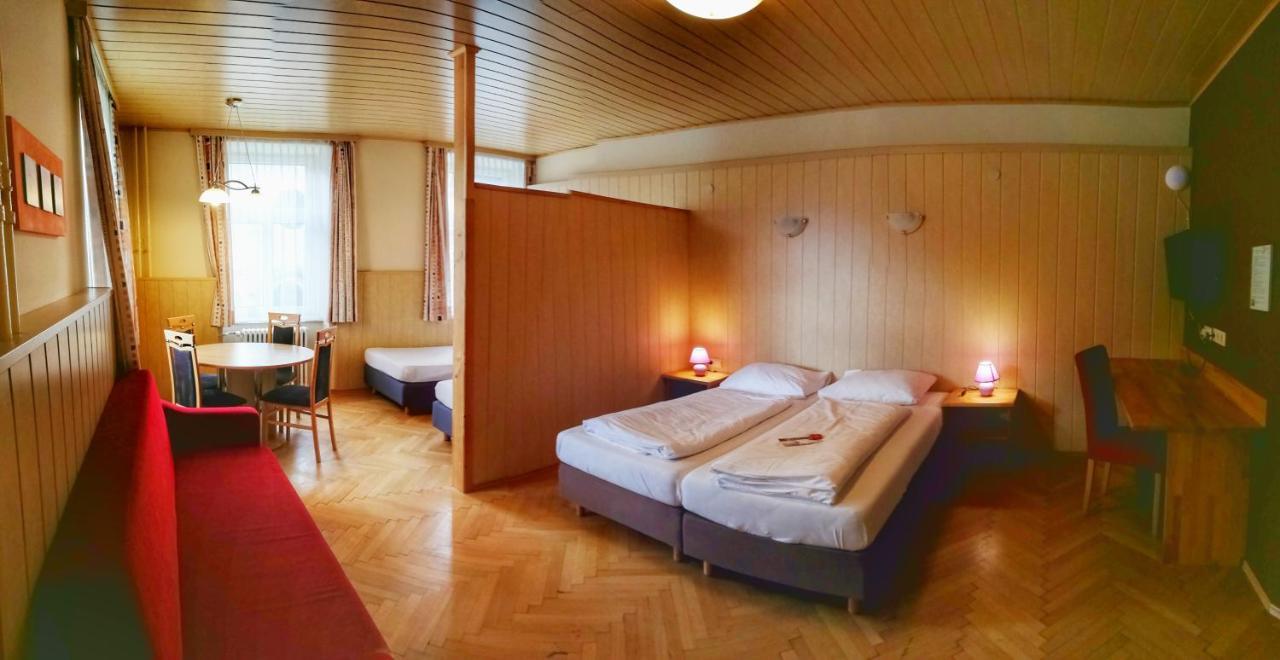 Familie Zuser Hotel Garni Миттербах Экстерьер фото