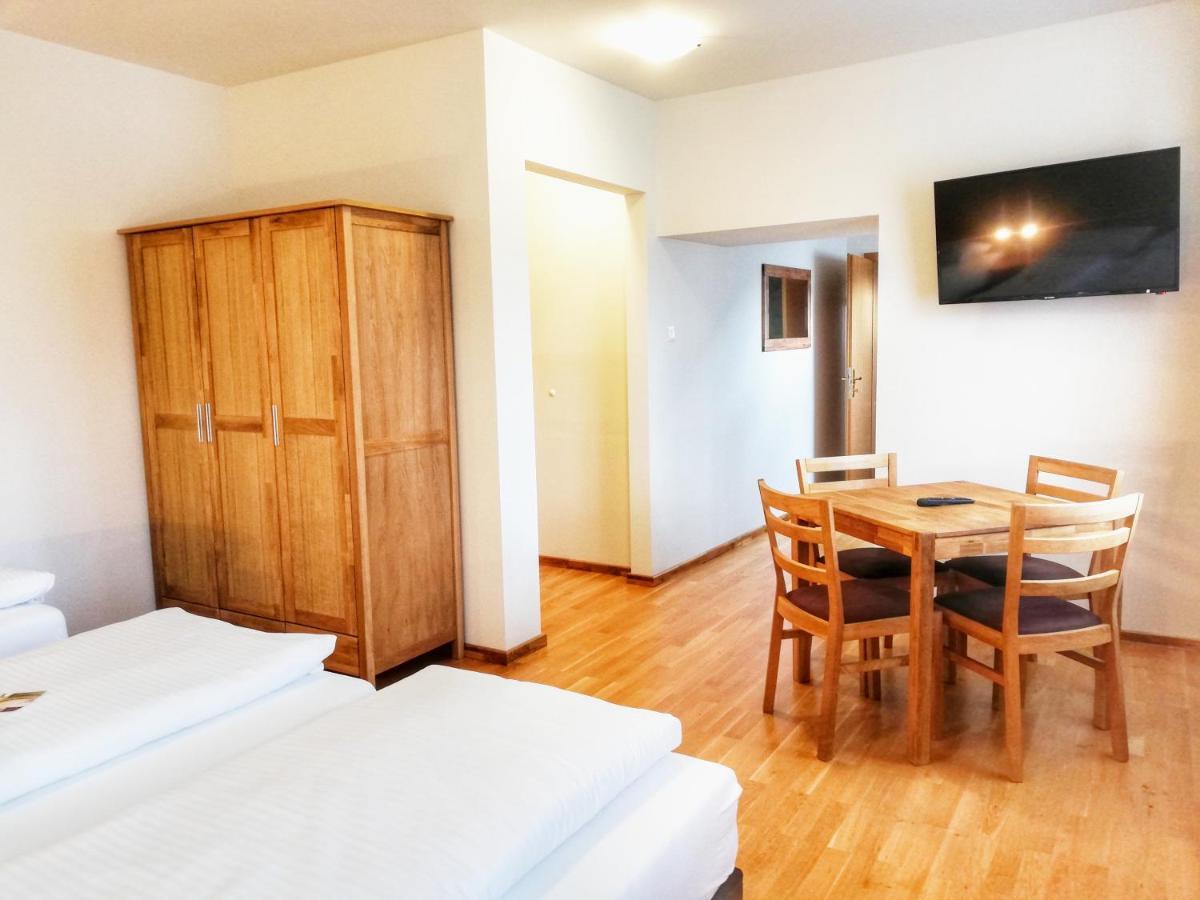 Familie Zuser Hotel Garni Миттербах Экстерьер фото